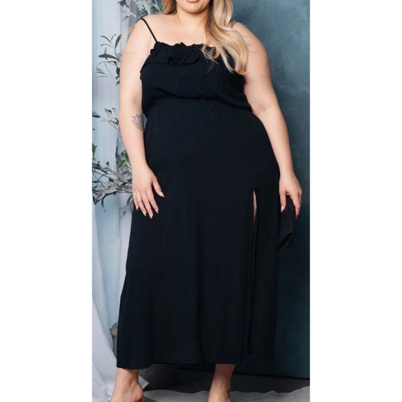 Sexy black sleeveless spaghetti strap ruffled curvy maxi dress with side slit - Picture 2 of 3